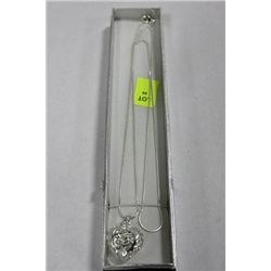 SILVER NECKLACE WITH PENDANT