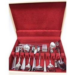 FLATWARE SET