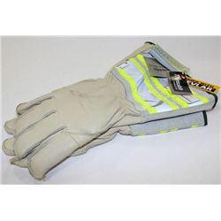 PAIR OF THINSULATE XL GLOVES