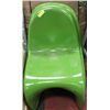 Image 1 : SHOWHOME 5 GREEN CHAIRS (SCRATCHED)
