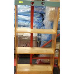 BOOKSHELF ON CHOICE: PINE