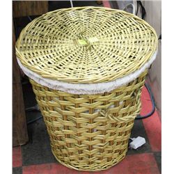 ESTATE WICKER BASKET W CD'S