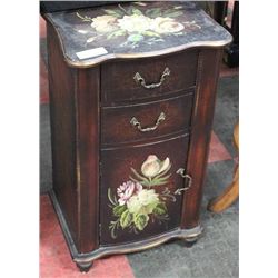 FLOWER DESIGN ANTIQUED STYLE END STAND