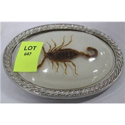 SCORPION BELT BUCKLE ON CHOICE: WHITE