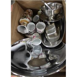 ESTATE ORNAMENT AND PLATTER COLLECTION