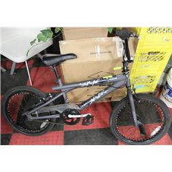 HUFFY TRAUMA BMX BIKE