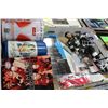 Image 1 : BOX OF HOCKEY COLLECTIBLES