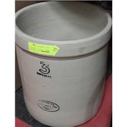 VINTAGE 3 GALLON MEDALTA CROCK