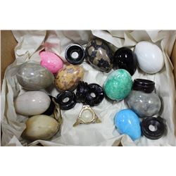 BOX OF MULTI-COLOURED MARBLE EGG ORNAMENTS W/