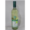 Image 1 : 750ML BOTTLE OF BAREFOOT 9% WHITE WINE