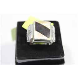 MENS ONYX/MOTHER OF PEARL 19.6 GRAM SILVER RING SZ