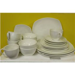 BONE CHINA 20 PC DINNER SET