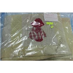 HAND SEWN 1939 QUILT IN EXCELLENT CONDITION