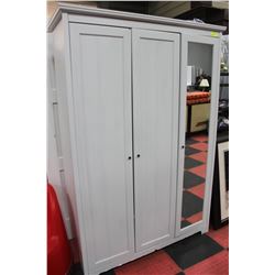 MIRRORED WOOD 3 DOOR WARDROBE