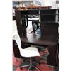 Image 1 : SHOWHOME DESK W WHITE HYDRAULIC LIFT CHAIR