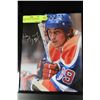 Image 1 : WAYNE GRETZKY SIGNED 8X10 W/ C.O.A