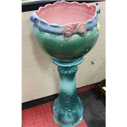 ESTATE CERAMIC PLANTER WITH STAND