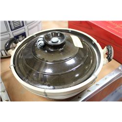 VINTAGE CERAMIC BOWL WITH LID