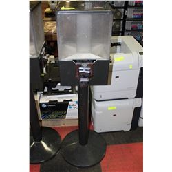 CANDY BULK VENDING MACHINE W/ KEY