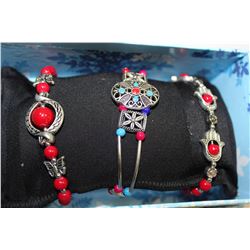 SET OF BANGLE BRACELETS