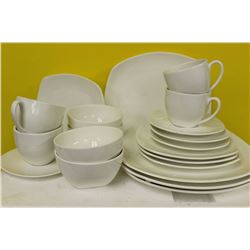 NEW BONE CHINA 20 PC DINNER SET