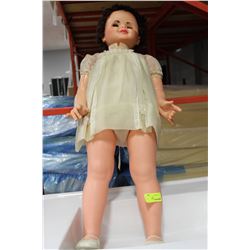 VINTAGE DOLL (MISSING EYELASHES)