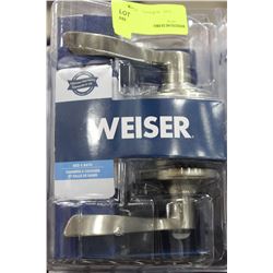 WEISER BED AND BATH HANDLE SET ON CHOICE: METAL