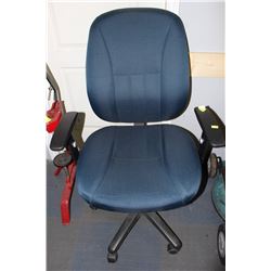 BLUE AND BLACK HYDRAULIC LIFT OFFICE CHAIR