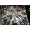 Image 1 : ESTATE HANDMADE STAR QUILT
