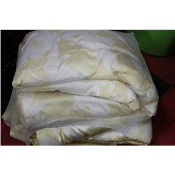 NEW KING SIZED COMFORTER