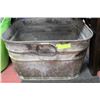 Image 1 : OLD GALVANIZED WASH-TUB