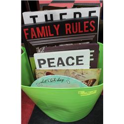 GREEN PLASTIC CONTAINER W/ WALL PLAQUES