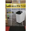 Image 1 : 900 BTU AIR CONDITIONER NEW IN BOX