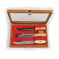 Lot of three: Knives in Case.