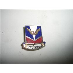 VINTAGE WWII EXTREMELY RARE PIN BACK MTEAL BADGE *MILITANT* VALUE $54.00+!! PIN BACK CAME OUT OF SAF
