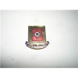 VINTAGE WWII EXTREMELY RARE PIN BACK MTEAL BADGE *SET AND READY* VALUE $52.00+!! PIN BACK CAME OUT O