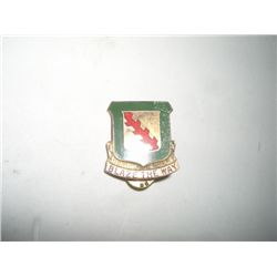 VINTAGE WWII VERY RARE PIN BACK MTEAL BADGE *61ST TANK* VALUE $34.00+!! PIN BACK CAME OUT OF SAFE BO