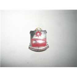 VINTAGE WWII RARE PIN BACK MTEAL BADGE *AGENDO GNAVITER* VALUE $28.00+!! PIN BACK CAME OUT OF SAFE B