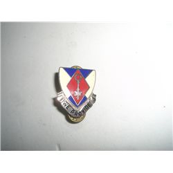VINTAGE WWII RARE PIN BACK MTEAL BADGE *WE PROVIDE* VALUE $28.00+!! PIN BACK CAME OUT OF SAFE BOX!!