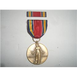 VINTAGE WWII MEDAL 1941-1945 *UNITED STATES-FREEDOM* COMES WITH THE RIBBON!! MEDAL CAME OUT OF ESTAT