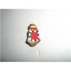VINTAGE WWII VERY RARE PIN BACK MTEAL BADGE *PROUD AMERICANS* VALUE $34.00+!! PIN BACK CAME OUT OF S