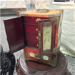 ASIAN JEWELLERY BOX WITH JADE INLAY