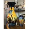 Image 1 : 2 MOORCRAFT VASES