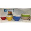 Image 1 : Set of 4 Nesting Bowls