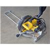 Image 2 : DeWalt Compound Miter Saw