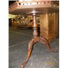 Image 2 : Pie Crust Top Table