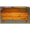 Image 1 : Lane Cedar Chest