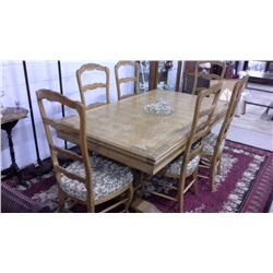 Oak Dining Table With Pull-Out Leafs and 6 Chairs