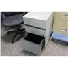 Image 2 : COBALT GREY 3 DRAWER MOBILE PEDESTAL