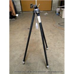 DAVIDSON OLD TRI-POD